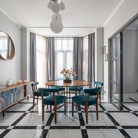 Landmark Luxe 2br With Parking Appartamento Sofia