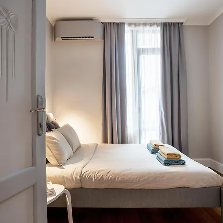 Landmark Luxe 2br With Parking *