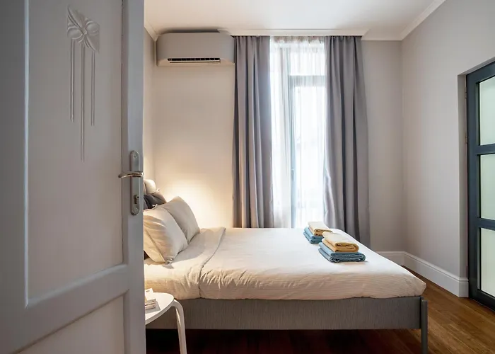 Landmark Luxe 2br With Parking *